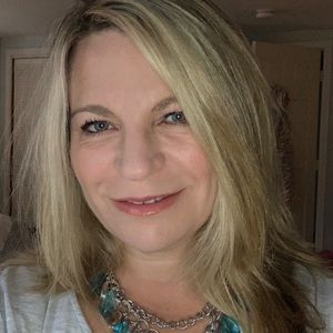 Meet your Posher, Dana